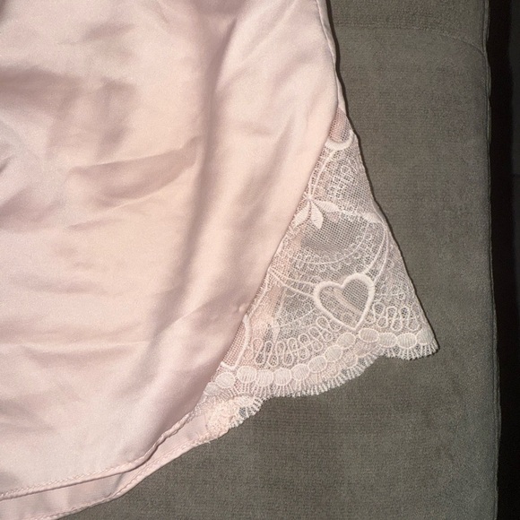 FLORA LACE TRIM SATIN CAMISOLE & SHORTS 2-PIECE PAJAMA SET IN BLUSH SIZE M - Picture 10 of 16